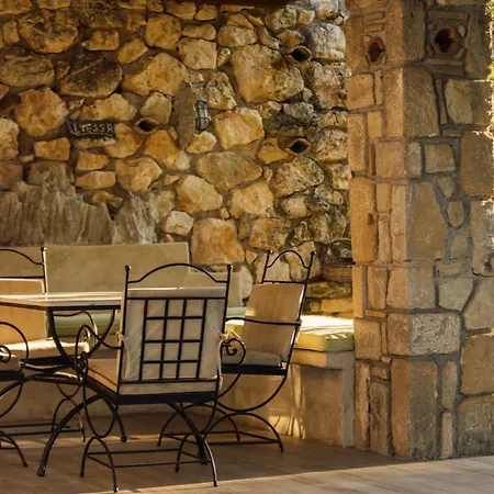 Ilyessa Country house